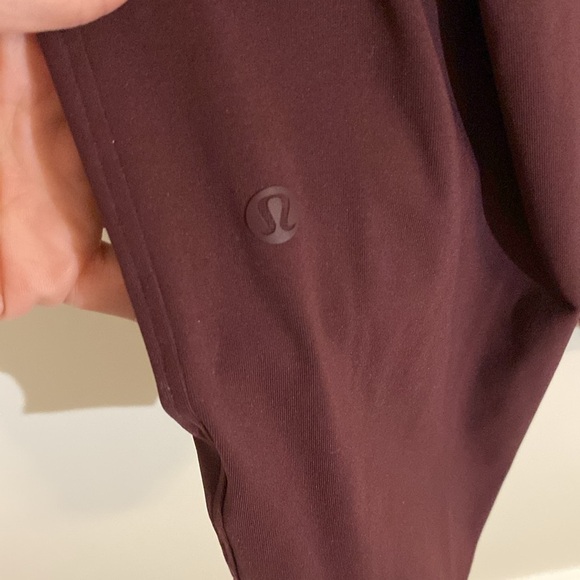 Lululemon On the Fly Jogger | Luxtreme | Garnet Maroon | Women's 4 28" inseam - Picture 13 of 14